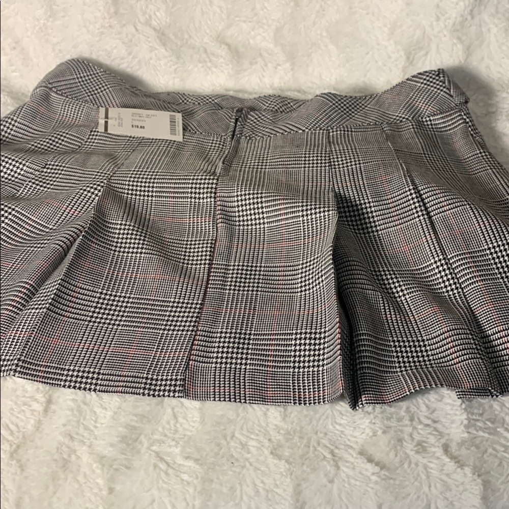 Plaid Pleated Mini Skirt - Picture 3 of 8